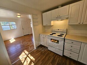 4553 NE 105th Ave in Portland, OR - Building Photo - Building Photo