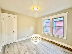 1647 State St, Unit 3 in New Haven, CT - Building Photo - Building Photo