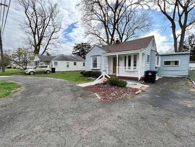 7531 Inkster Rd in Westland, MI - Building Photo - Building Photo