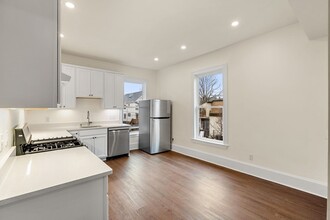 10 King St, Unit 3 in Boston, MA - Building Photo - Building Photo