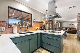 120 Stutz Bearcat Dr in Sedona, AZ - Building Photo - Building Photo