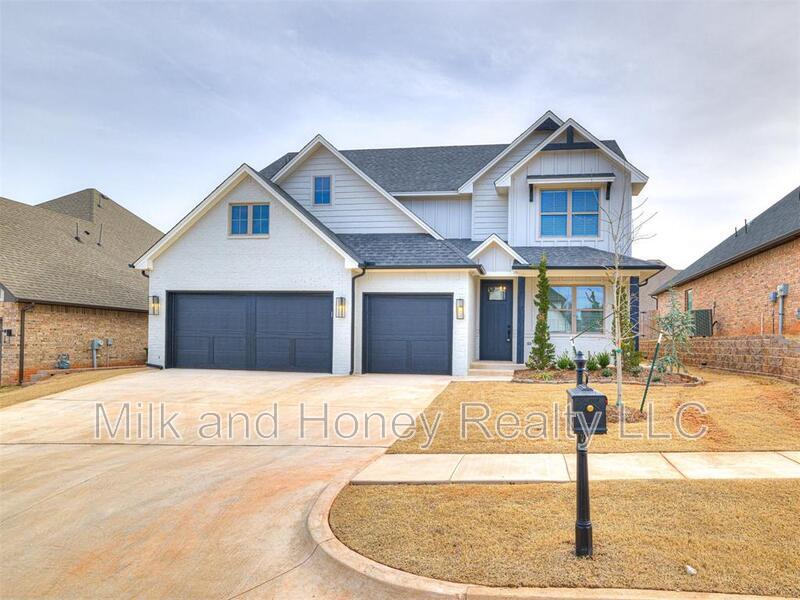 8216 Jenny Ln in Edmond, OK - Building Photo