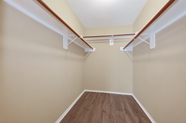 13715 Naomi Hollow Ln