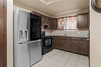 6 McCormack Dr in Edinburg, TX - Building Photo - Building Photo