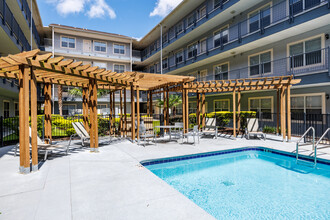 Legacy Student Living in Tallahassee, FL - Foto de edificio - Building Photo