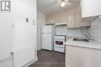 8 Brookmount Rd in Toronto, ON - Building Photo - Building Photo