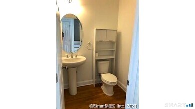 407 Copper Square Dr in Bethel, CT - Building Photo - Building Photo