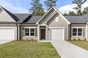 The Cottages at Capital Circle in Tallahassee, FL - Building Photo