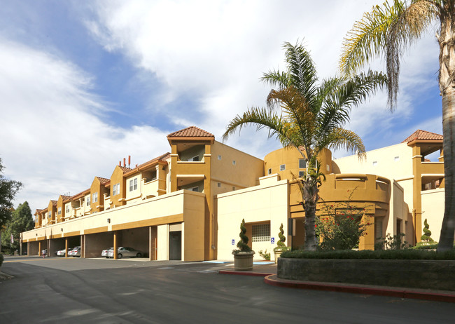 Flora Vista Apartments in Santa Clara, CA - Building Photo - Building Photo