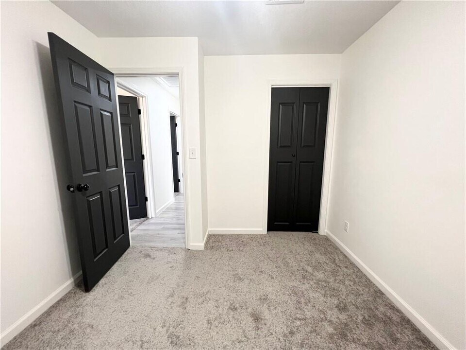 7139 Conser in Overland Park, KS - Building Photo