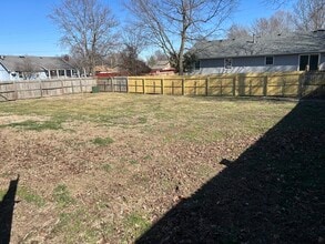 3830 S Keystone Ave in Springfield, MO - Foto de edificio - Building Photo