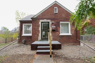 This beautifully updated 2-bedroom, 1-bath in Detroit, MI - Building Photo