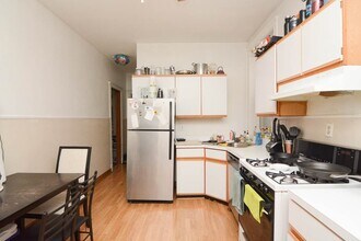 1150 W Waveland Ave, Unit 2W in Chicago, IL - Building Photo - Building Photo