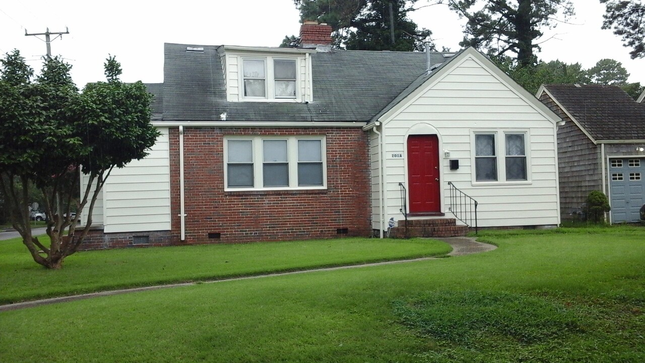 201 Burleigh Ave in Norfolk, VA - Building Photo