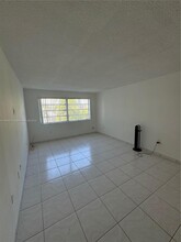 1225 NE 124th St in North Miami, FL - Building Photo - Building Photo