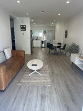 2449 Florencita Dr W in Montrose, CA - Building Photo - Building Photo