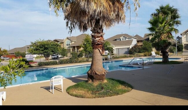 8716 Wood Stork Dr in Austin, TX - Foto de edificio - Building Photo