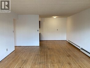 3570 E Hastings St in Vancouver, BC - Building Photo - Building Photo