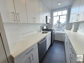 5 AVENUE in New York, NY - Building Photo - Building Photo