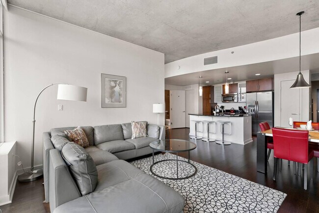 1325 Stout St in Denver, CO - Foto de edificio - Building Photo