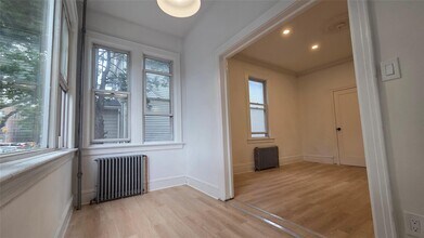 42-21 65th Pl in Queens, NY - Building Photo - Building Photo