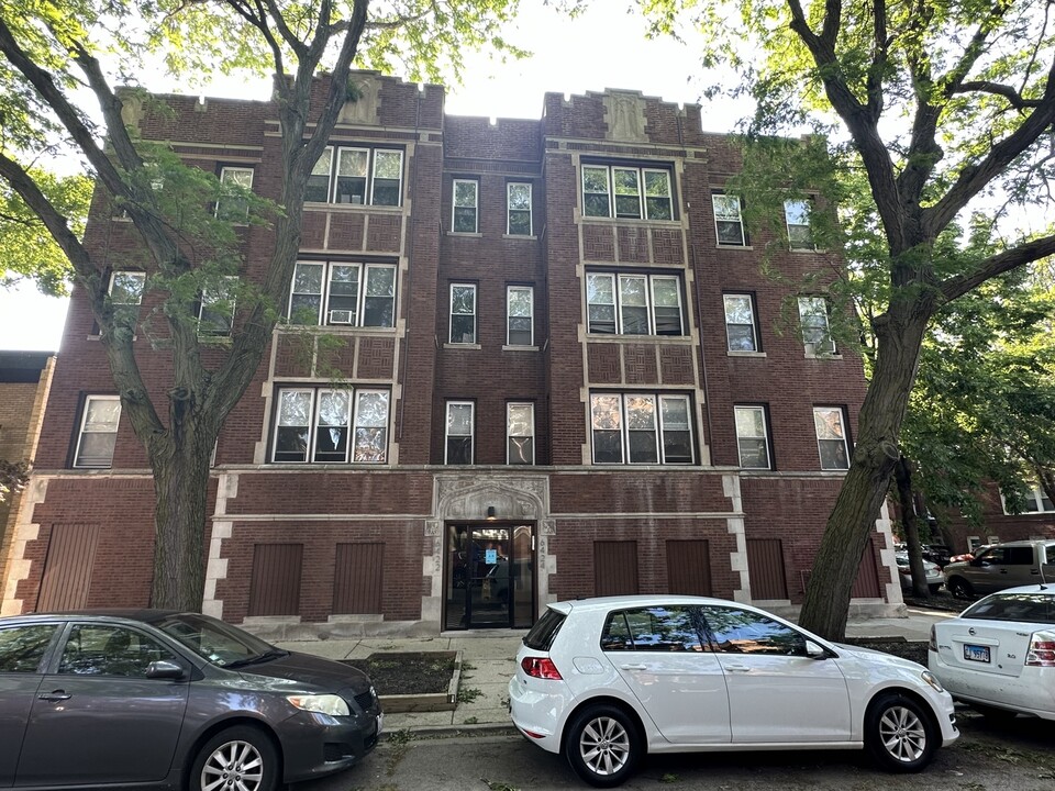 1507 W Schreiber Ave in Chicago, IL - Building Photo