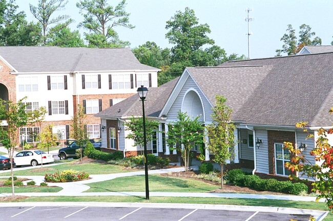 Berkshire Park in Knightdale, NC - Foto de edificio - Building Photo