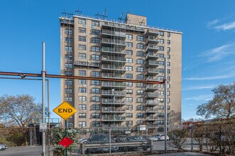 Hugh Grant Gardens in Bronx, NY - Building Photo - Building Photo