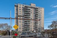 Hugh Grant Gardens in Bronx, NY - Foto de edificio - Building Photo