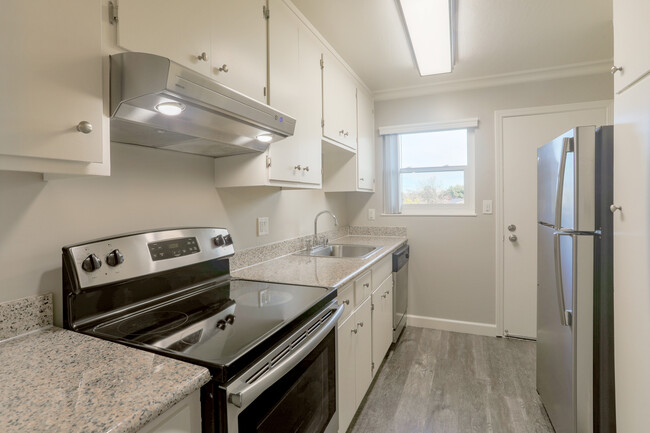 658 Sierra Vista