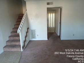 202 W Dakota Ave in Fresno, CA - Building Photo - Building Photo