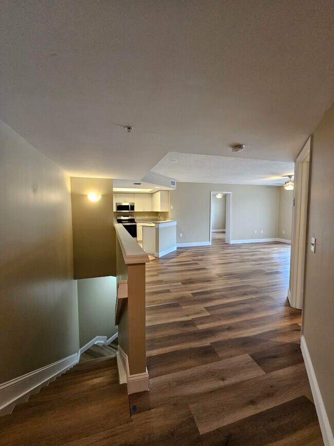 4187 N Haverhill Rd in West Palm Beach, FL - Building Photo - Building Photo