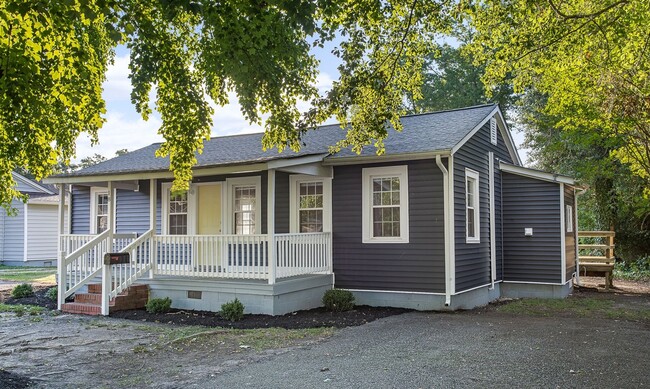 18 Raines Ave in Sandston, VA - Foto de edificio - Building Photo