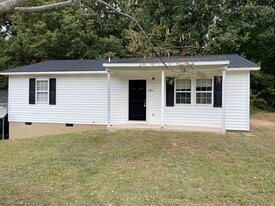 1006 Breezeway Ct in Asheboro, NC - Building Photo
