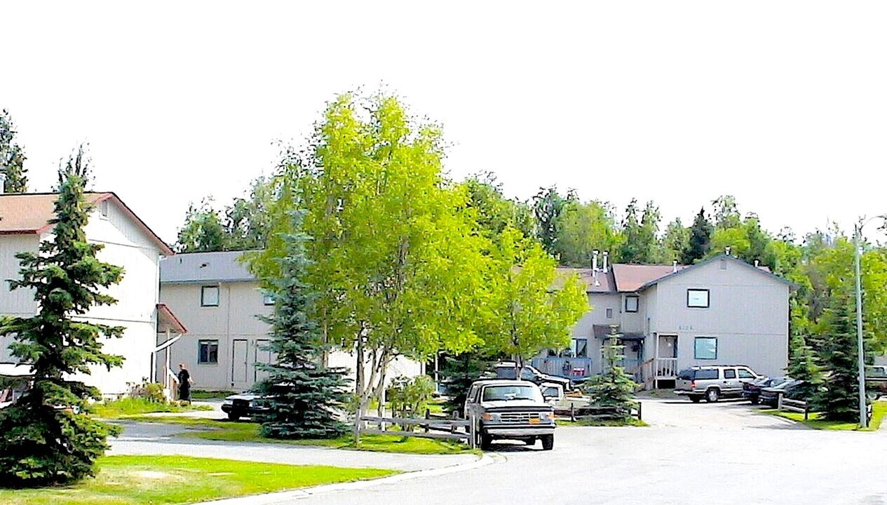 1940 Marthas Vineyard Cir in Anchorage, AK - Building Photo