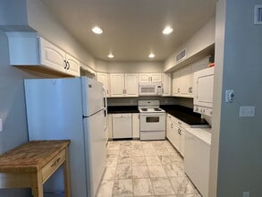 6514 S Lakeshore Dr in Tempe, AZ - Building Photo - Building Photo