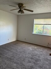 21225 Campo Ct, Unit B in Tehachapi, CA - Foto de edificio - Building Photo