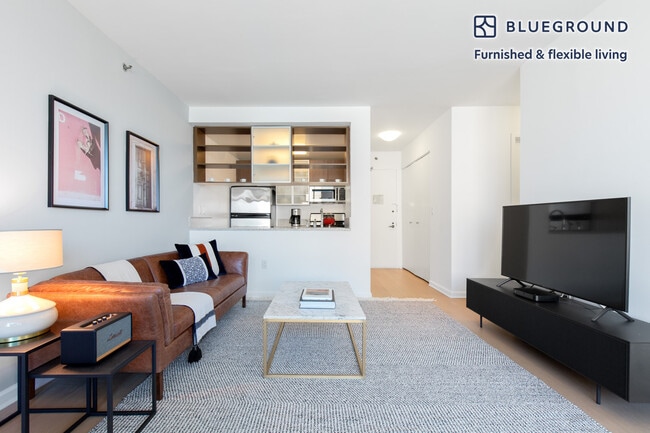 535 W 23rd St in New York, NY - Building Photo - Building Photo