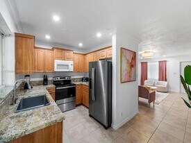 1761-1763 NE 52nd St in Oakland Park, FL - Building Photo