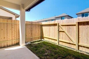 12319 Roy Mix Bohn Lane in Houston, TX - Building Photo