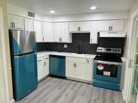 4 Loveland Hill Rd in Vernon, CT - Building Photo