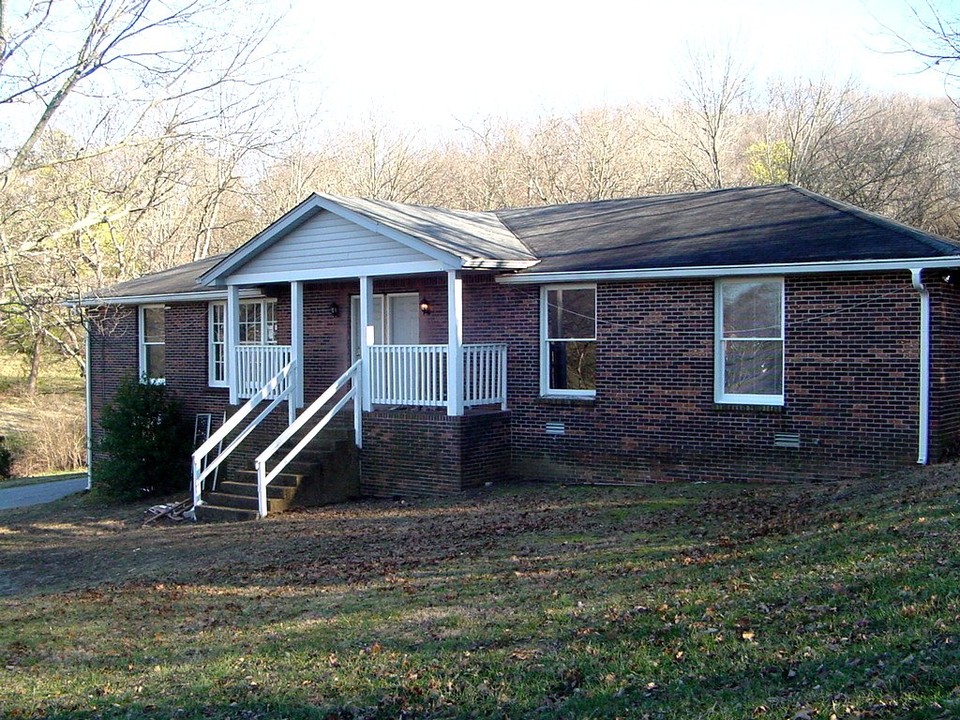 223 Foxboro Dr in Madison, TN - Foto de edificio