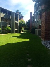 Beverly Place in Colorado Springs, CO - Building Photo - Building Photo