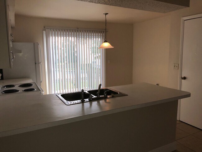 1851 Caralee Blvd in Orlando, FL - Foto de edificio - Building Photo