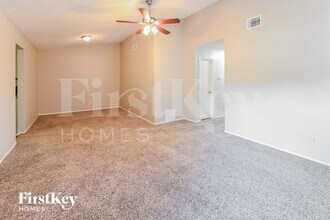 6316 Porterway Dr, Unit C-334 in Houston, TX - Building Photo - Building Photo