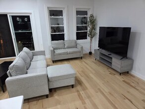 15 Voorhees St, Unit 2nd Floor in Newark, NJ - Building Photo - Building Photo