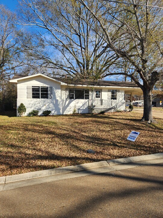 118 Pemberton Dr in Pearl, MS - Building Photo