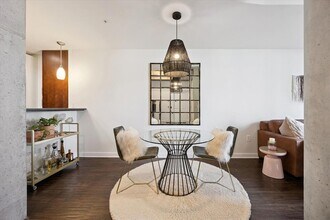 360 Nueces St in Austin, TX - Foto de edificio - Building Photo