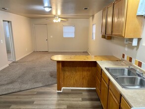 103 Morris Ave in Omaha, TX - Building Photo - Building Photo