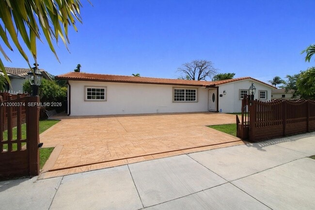 6331 SW 94th Ave in Miami, FL - Building Photo - Building Photo